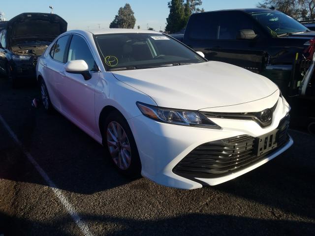 Toyota Camry le (2020)