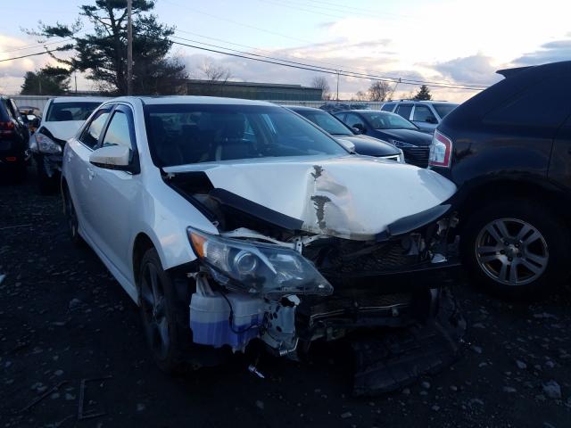 Toyota Camry base (2012)