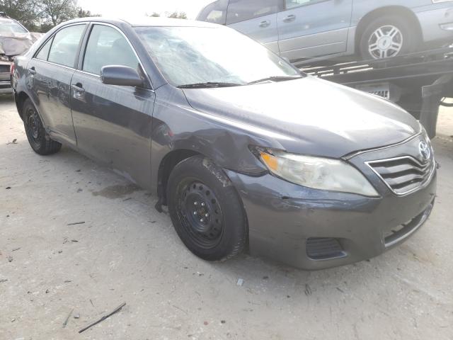 Toyota Camry base (2010)