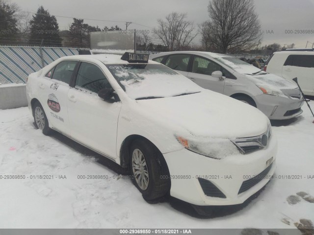 Toyota Camry hybrid (2013)