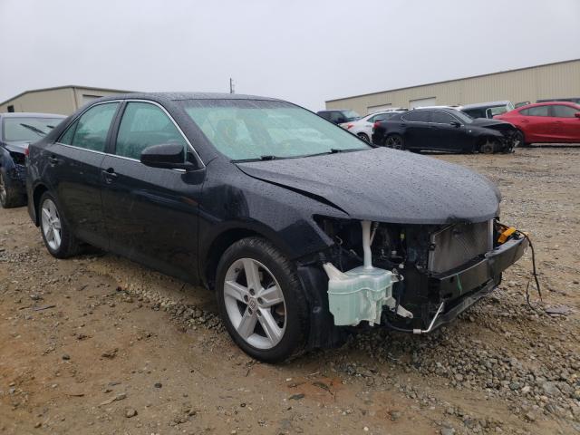 Toyota Camry base (2012)