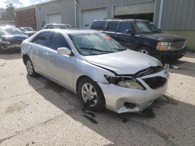 Toyota Camry base (2010)