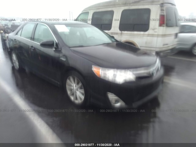 Toyota Camry hybrid (2014)