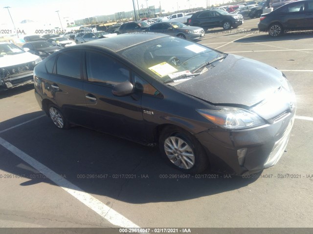 Toyota Prius plug-in (2014)