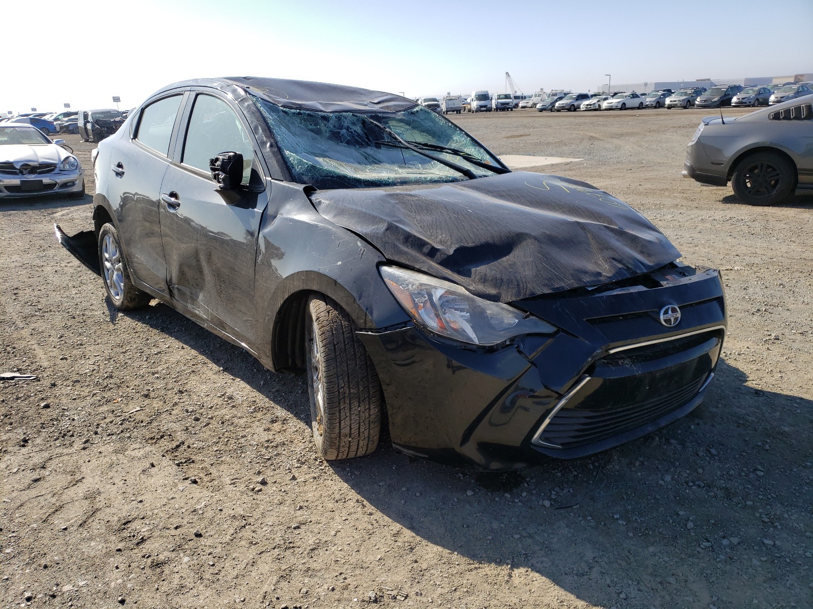 Toyota Scion ia (2016)