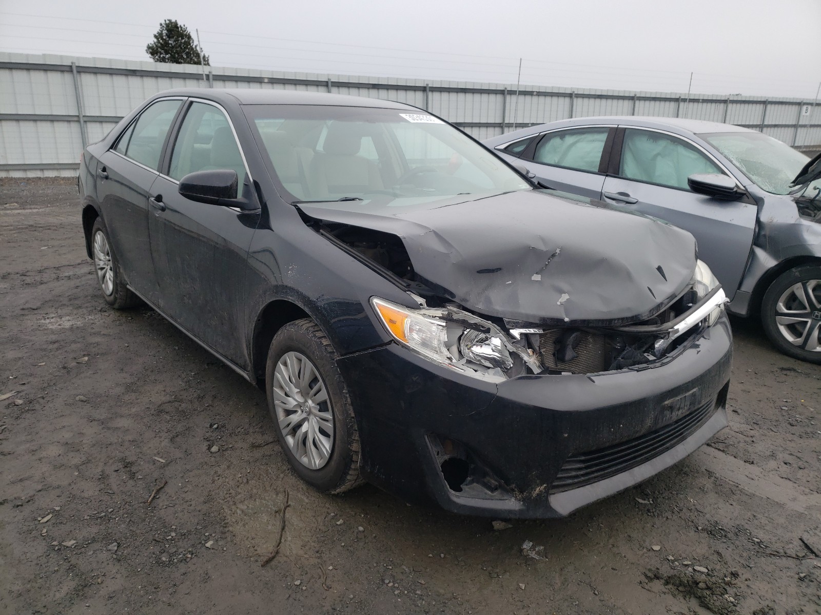 Toyota Camry base (2012)