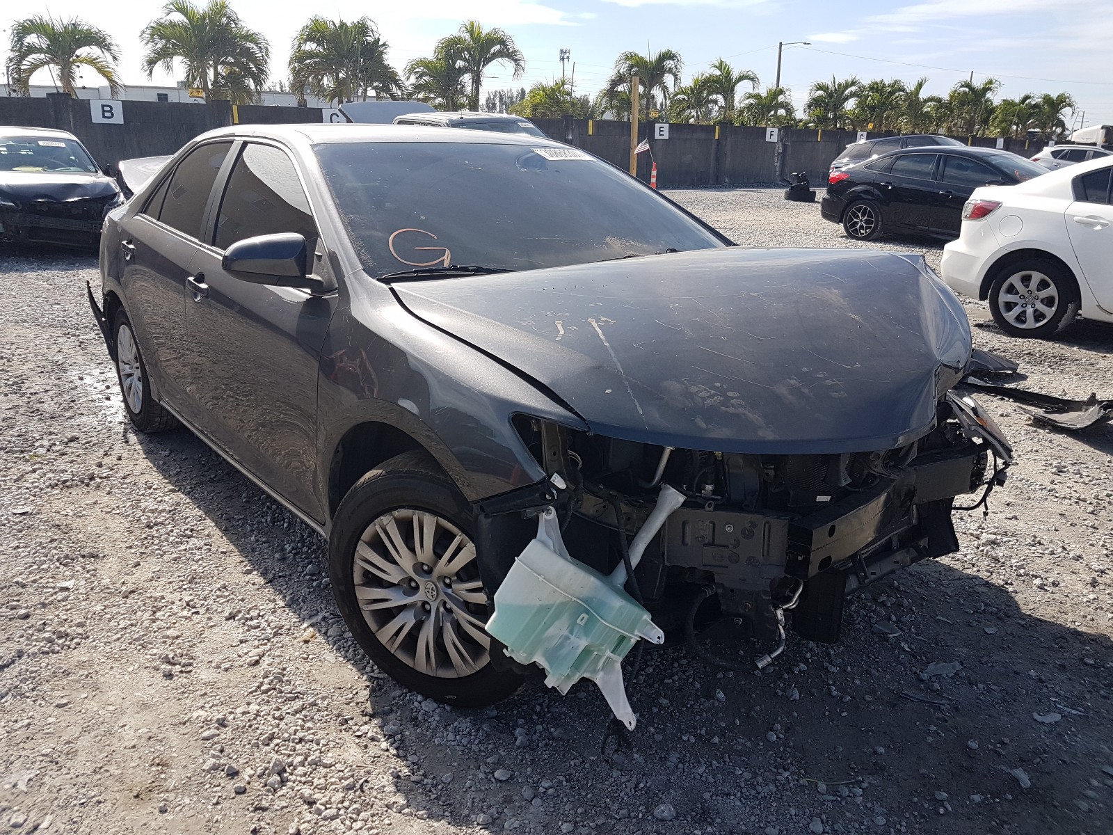 Toyota Camry base (2012)