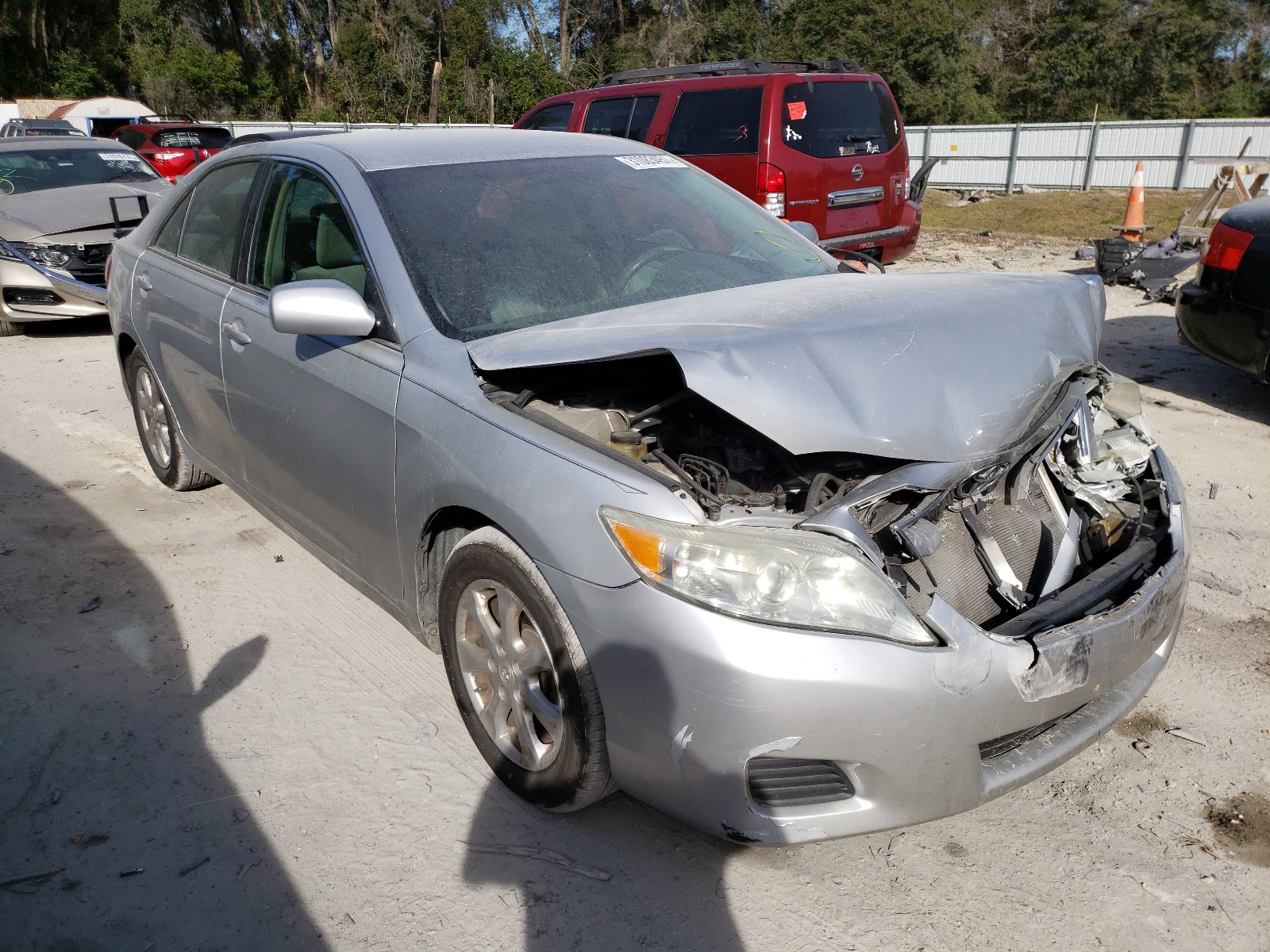 Toyota Camry base (2011)
