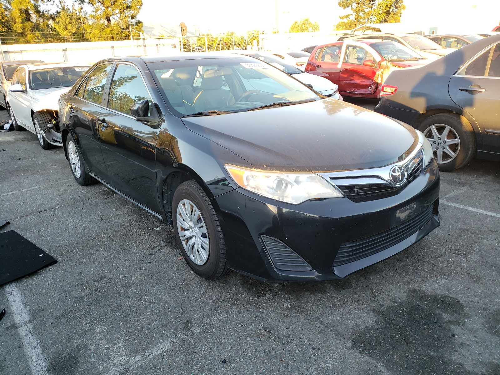 Toyota Camry base (2012)