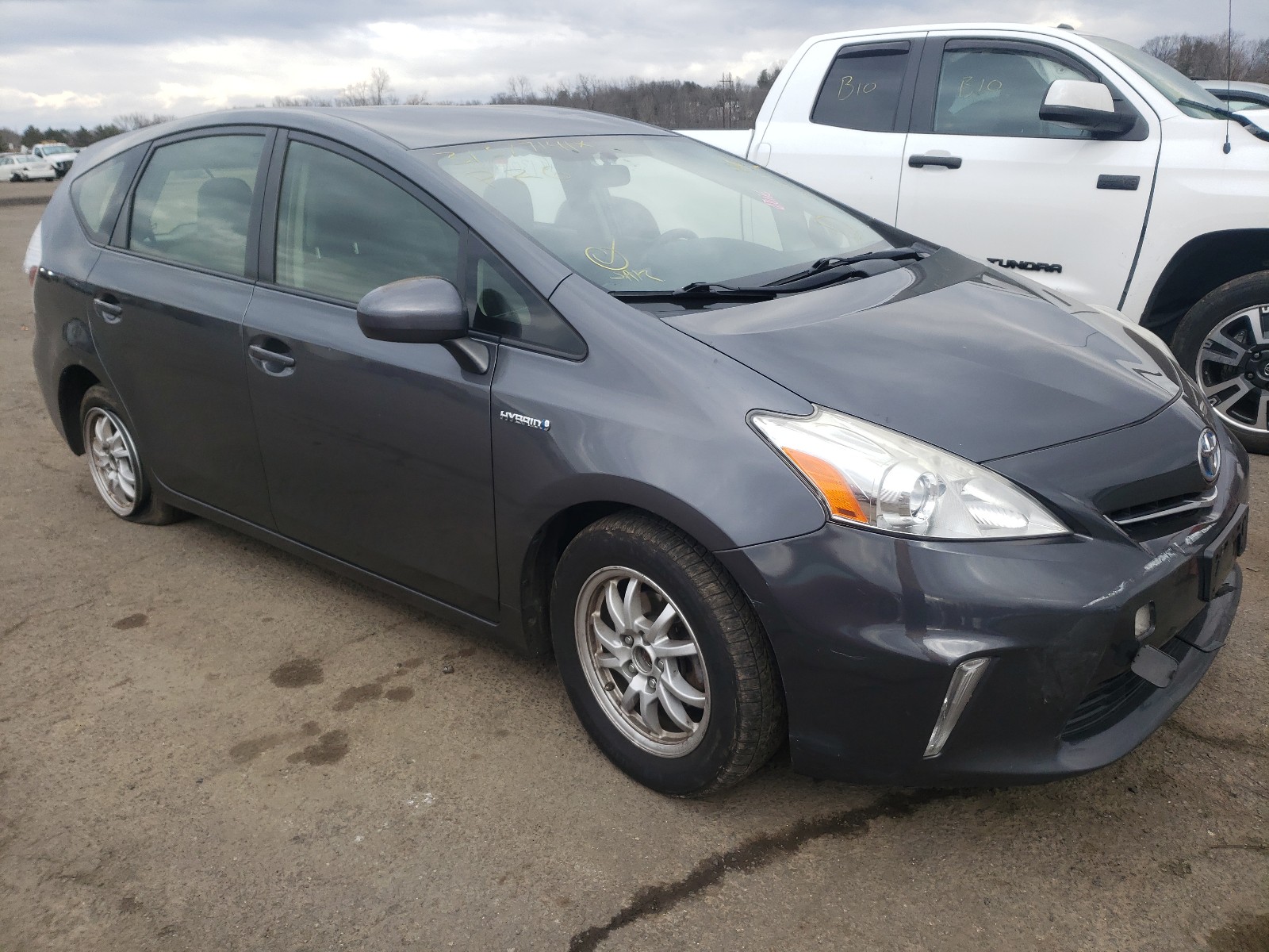 Toyota Prius v (2012)
