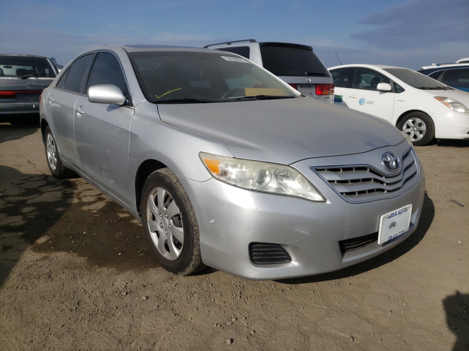 Toyota Camry base (2011)