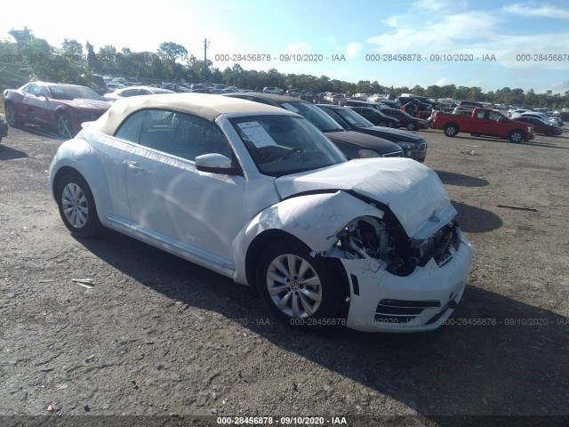 Volkswagen Beetle convertible (2017)