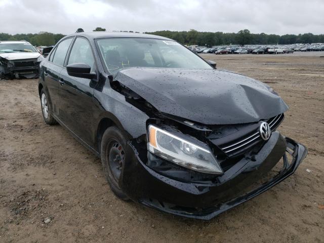 Volkswagen Jetta base (2012)