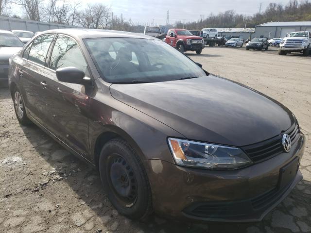 Volkswagen Jetta base (2013)