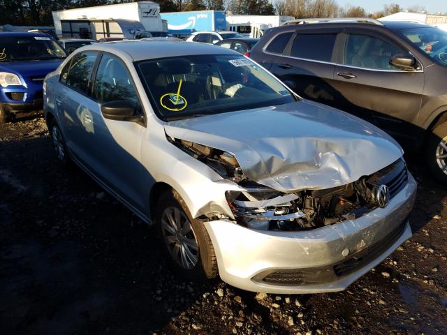 Volkswagen Jetta base (2012)