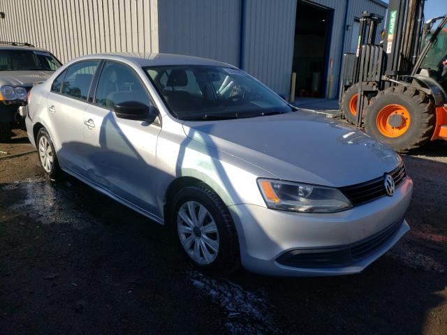 Volkswagen Jetta base (2014)