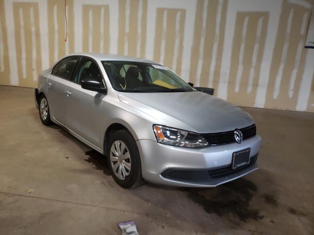 Volkswagen Jetta base (2014)