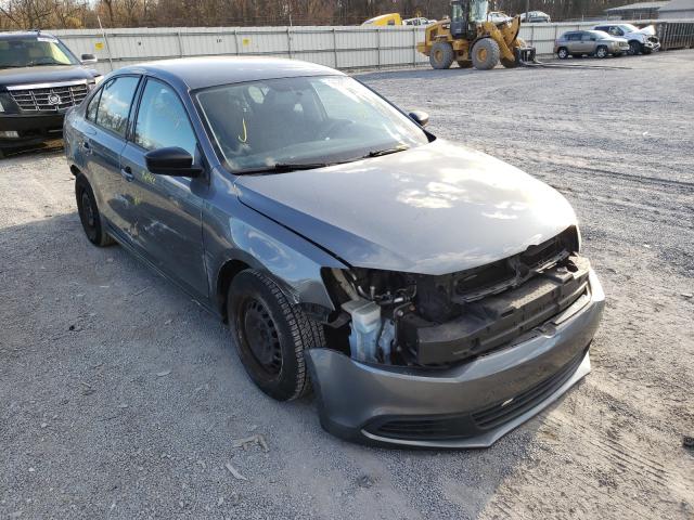 Volkswagen Jetta base (2014)