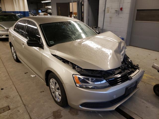 Volkswagen Jetta base (2013)