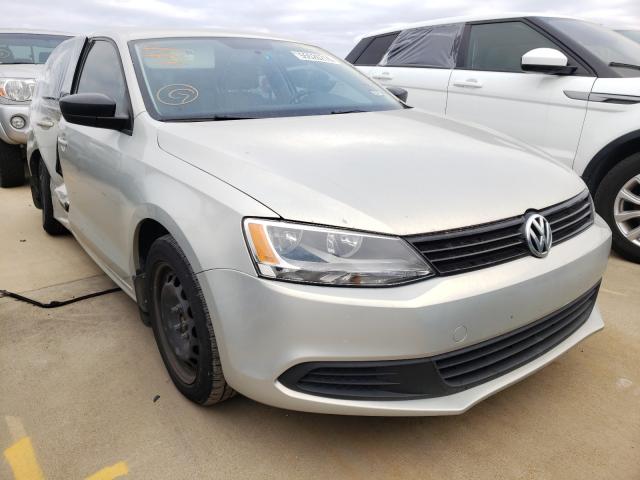 Volkswagen Jetta base (2011)