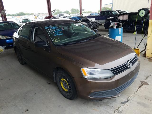 Volkswagen Jetta base (2013)