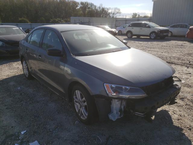 Volkswagen Jetta base (2015)