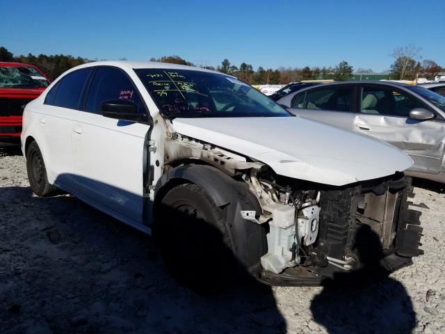 Volkswagen Jetta base (2015)