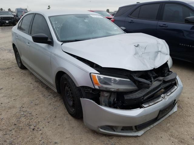 Volkswagen Jetta base (2013)