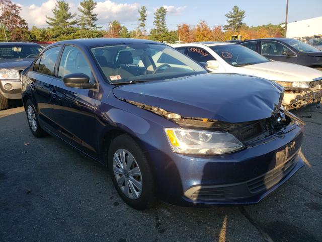 Volkswagen Jetta base (2013)