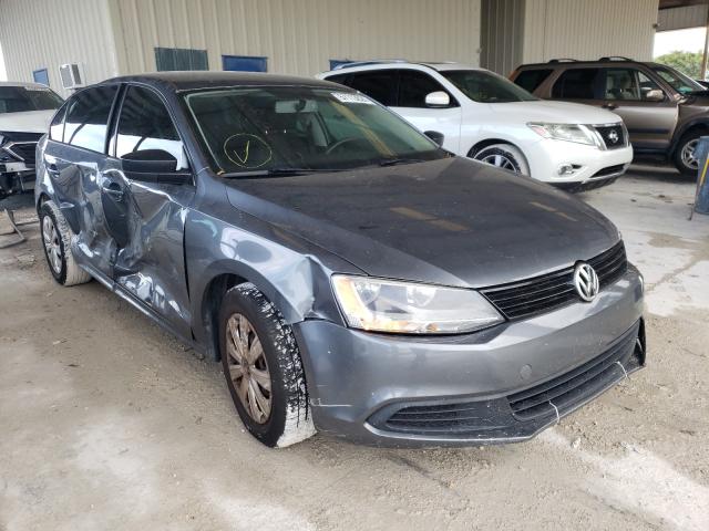 Volkswagen Jetta base (2013)