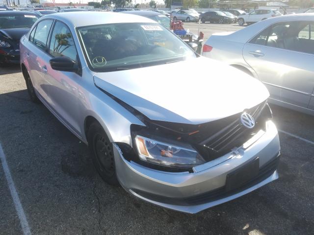 Volkswagen Jetta base (2013)