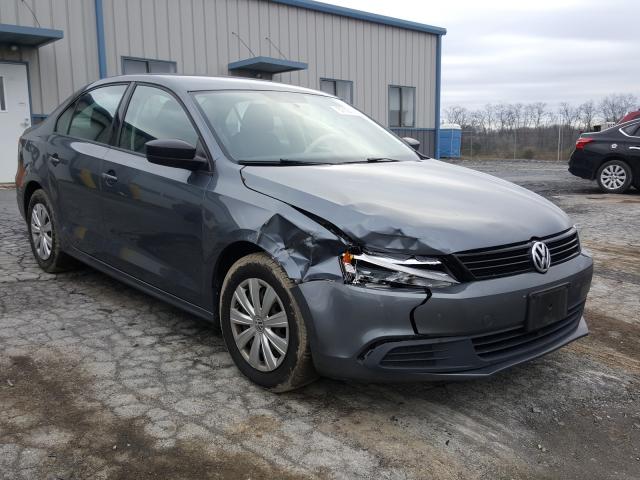 Volkswagen Jetta base (2012)