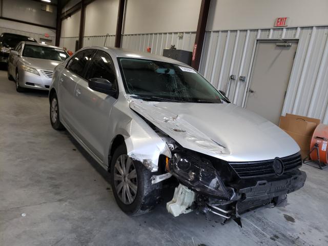 Volkswagen Jetta base (2012)