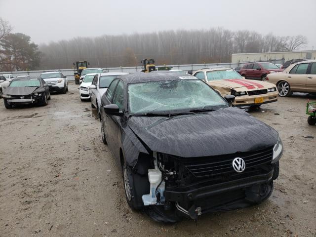 Volkswagen Jetta base (2013)