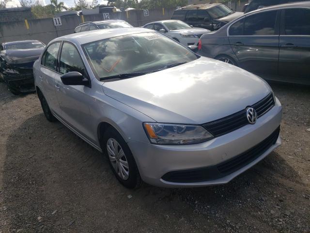 Volkswagen Jetta base (2014)
